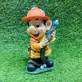 Фигура садовая Гномик пожарный